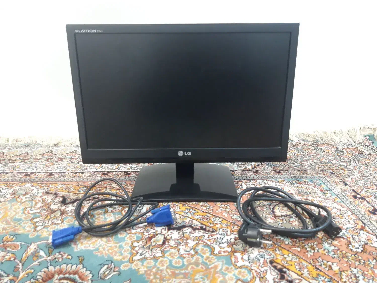 مانیتور LG1941 و ۱۹ اینچ|قطعات و لوازم جانبی رایانه|اصفهان, احمدآباد|دیوار