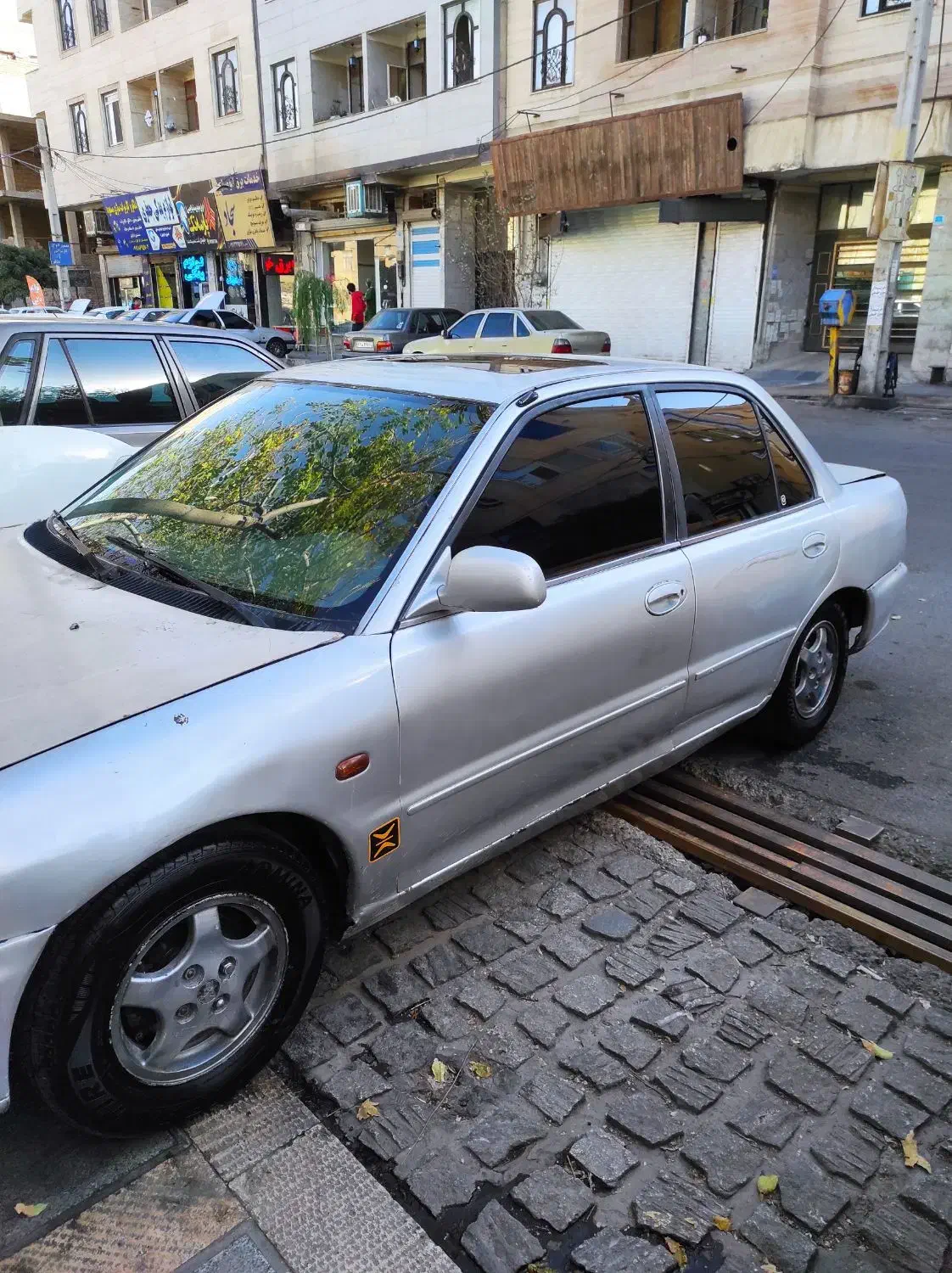 میتسوبیشی لنسر|خودرو سواری و وانت|اندیشه, اندیشه فاز ۱|دیوار