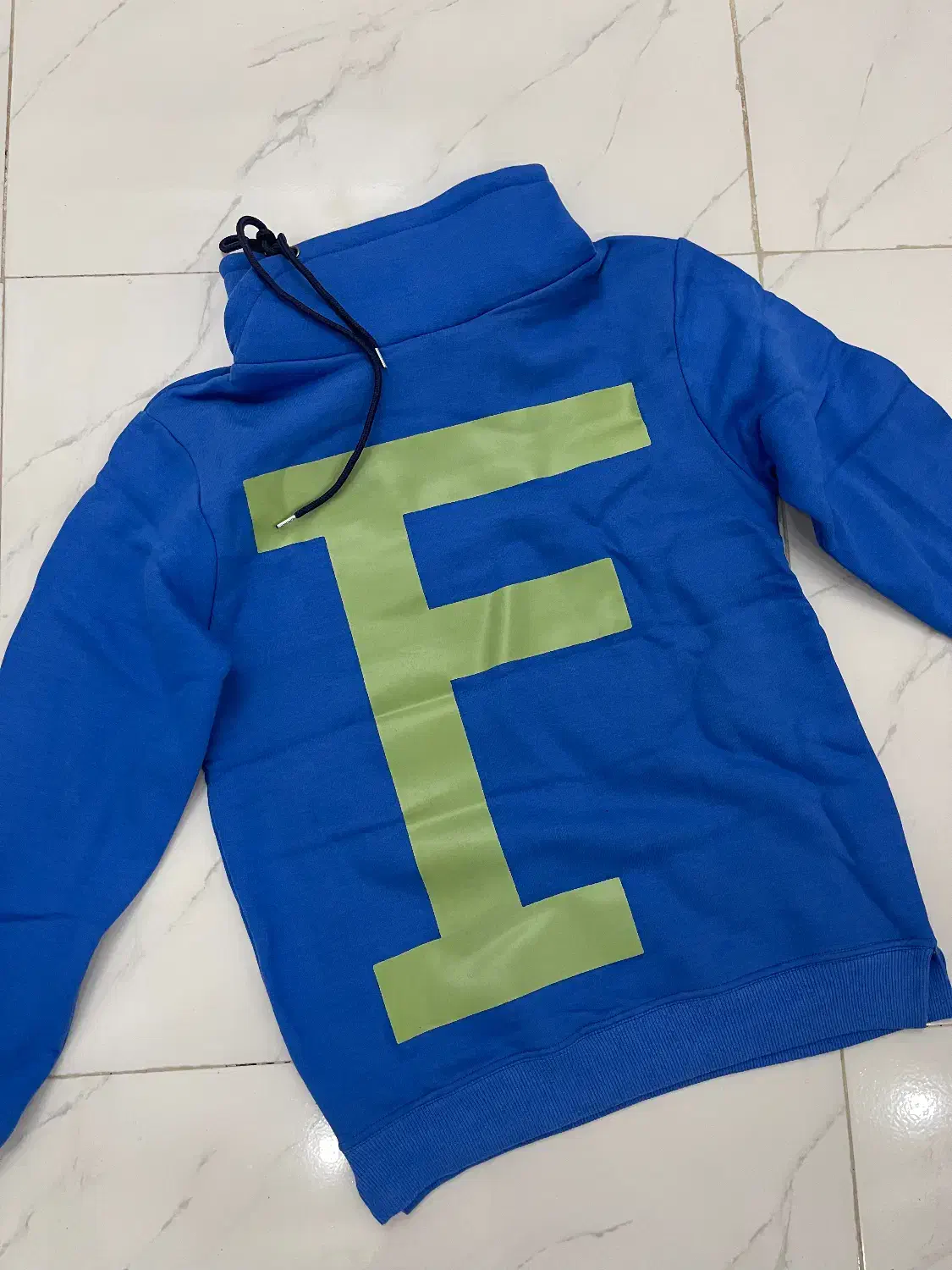 هودی اسپرت|لباس|رشت, فخب|دیوار