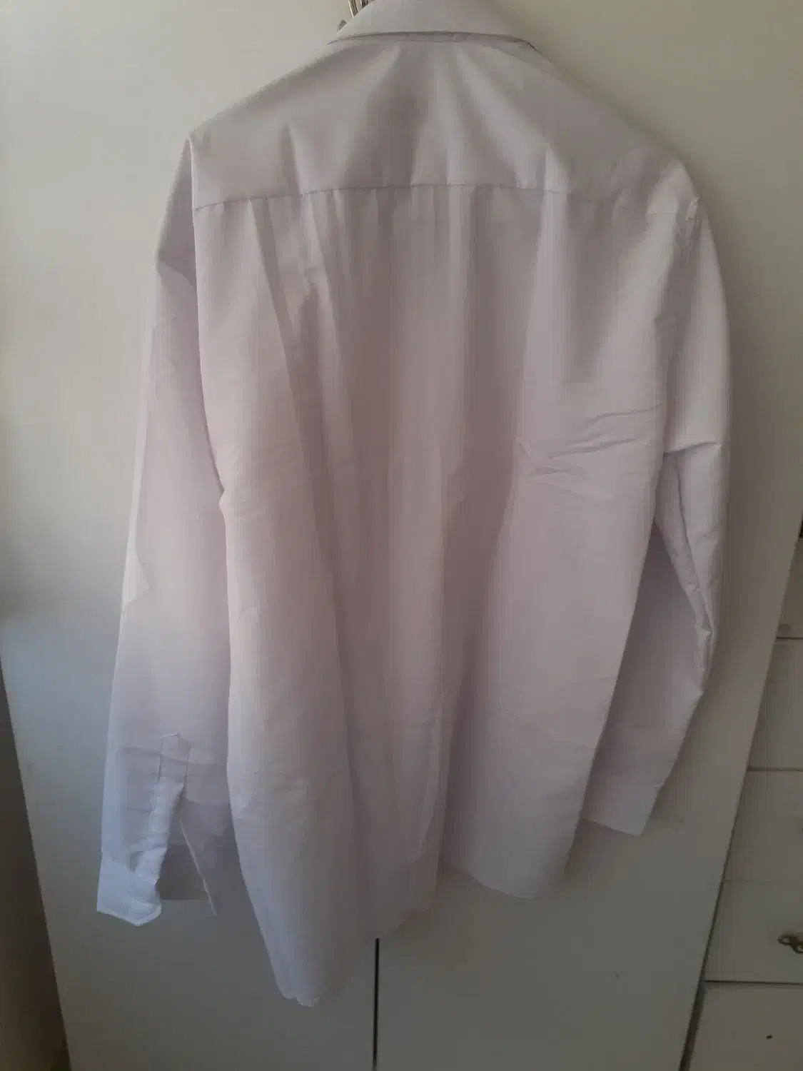 پیراهن نظامی نو|لباس|پردیس, فاز ۱|دیوار