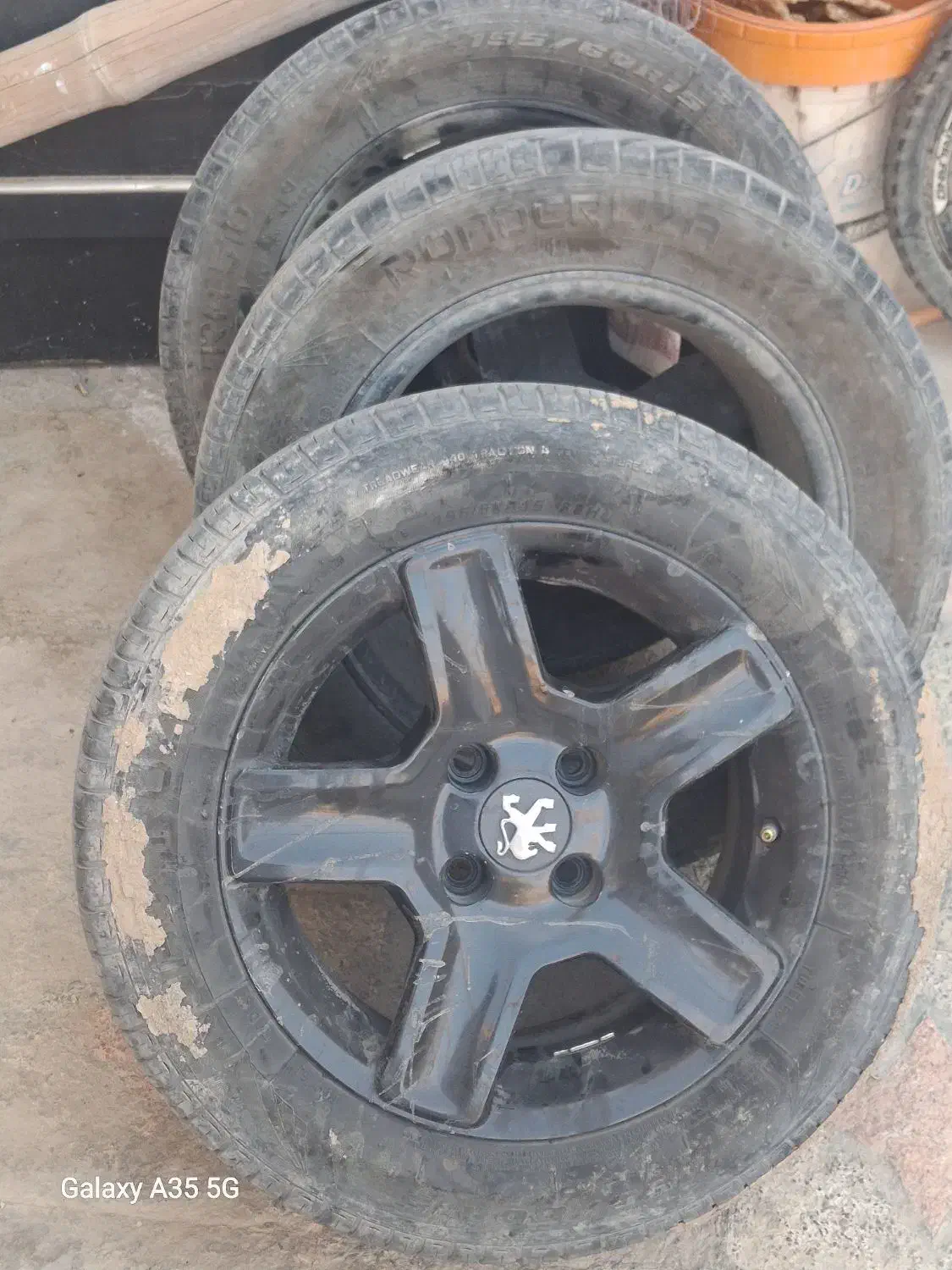 رینگ چلنجر 15 مشکی پیانویی بهمراه لاستیک خارجی|قطعات یدکی و لوازم جانبی|زابل, |دیوار