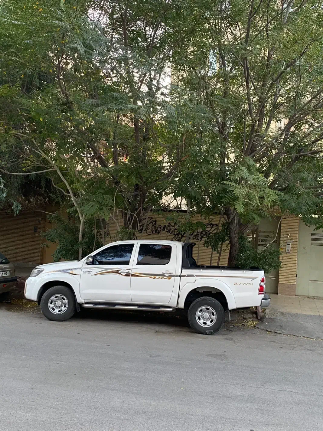 هایلوکس ۲۰۱۵ شاسی پلمپ|خودرو سواری و وانت|کرمان, |دیوار