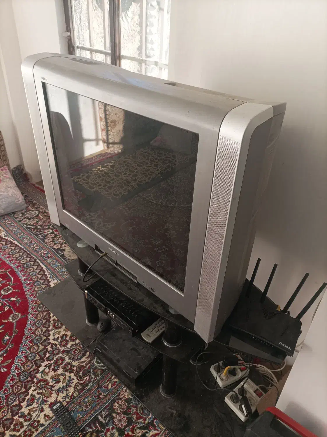 تلویزیون 32اینچ|تلویزیون و پروژکتور|لنجان, |دیوار