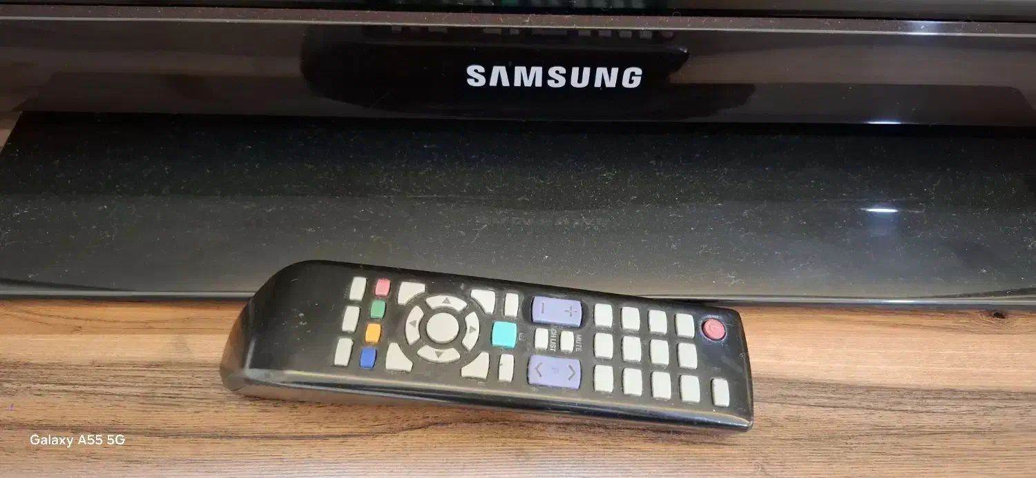 تلویزیون LCD سامسونگ 40 اینچ|تلویزیون و پروژکتور|قزوین, |دیوار