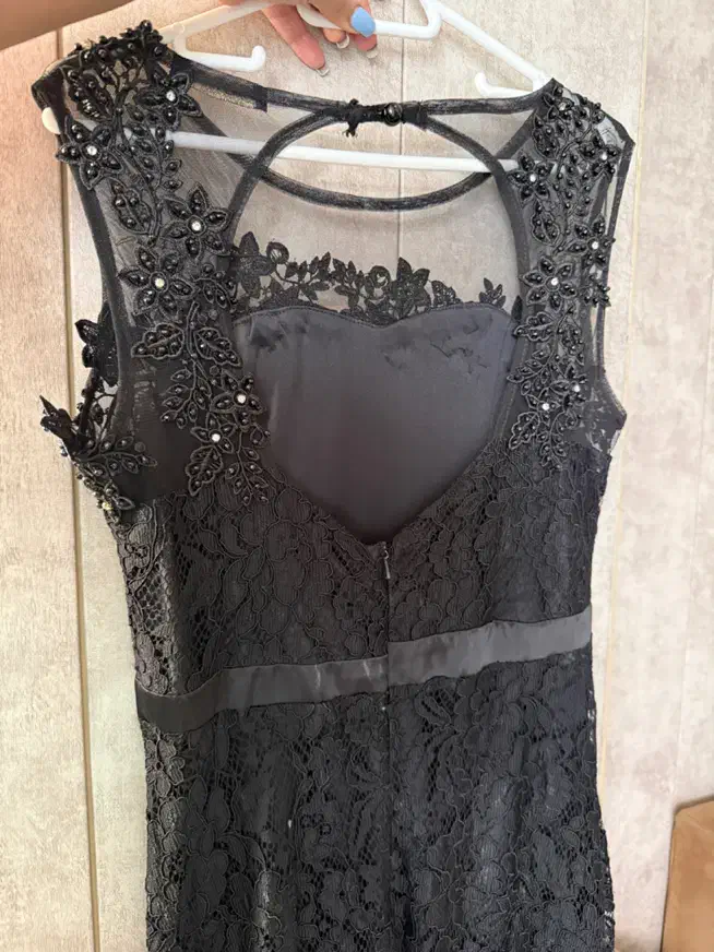 لباس مجلسی|لباس|ساری, |دیوار