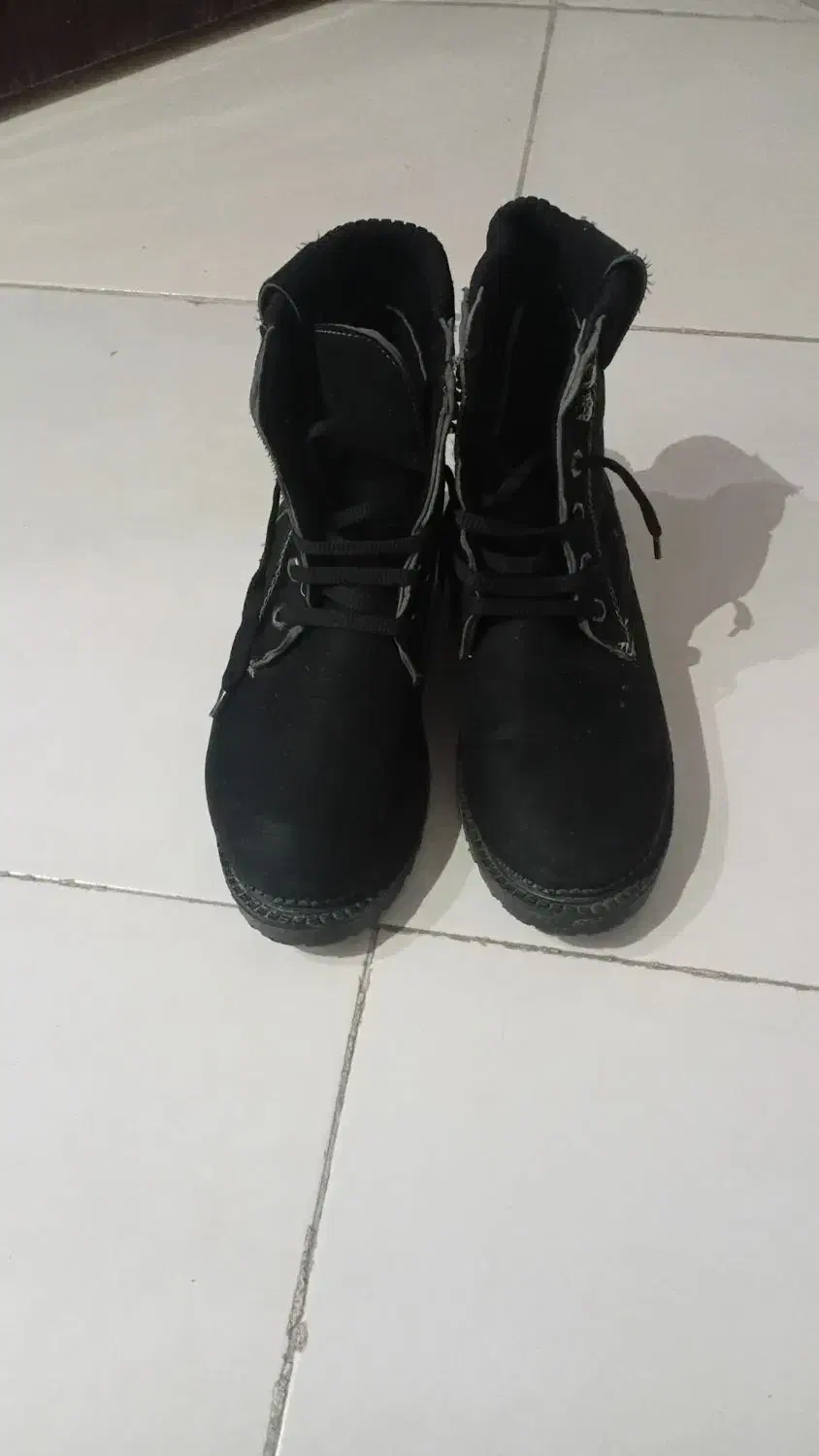 نیم بوت|کیف، کفش، کمربند|رودهن, |دیوار