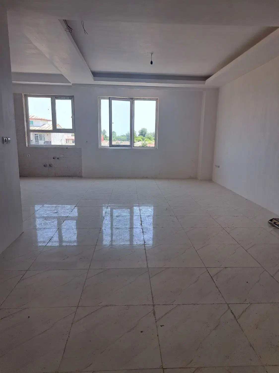 واحد ۱۰۰ متری نوساز کلید‌اول سند شهری نزدیک دریا|فروش آپارتمان|رودسر, |دیوار