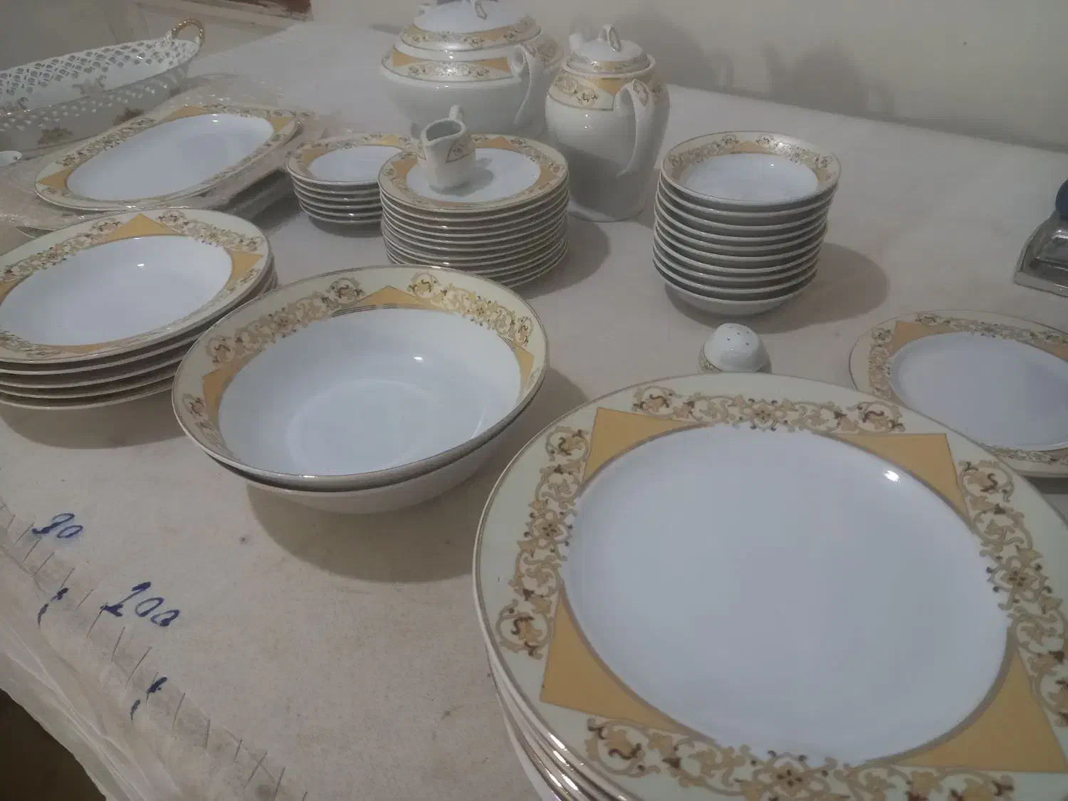 سرویس چینی سرویس چینی زرین ۱۲ نفره|ظروف سرو و پذیرایی|آبیک, |دیوار