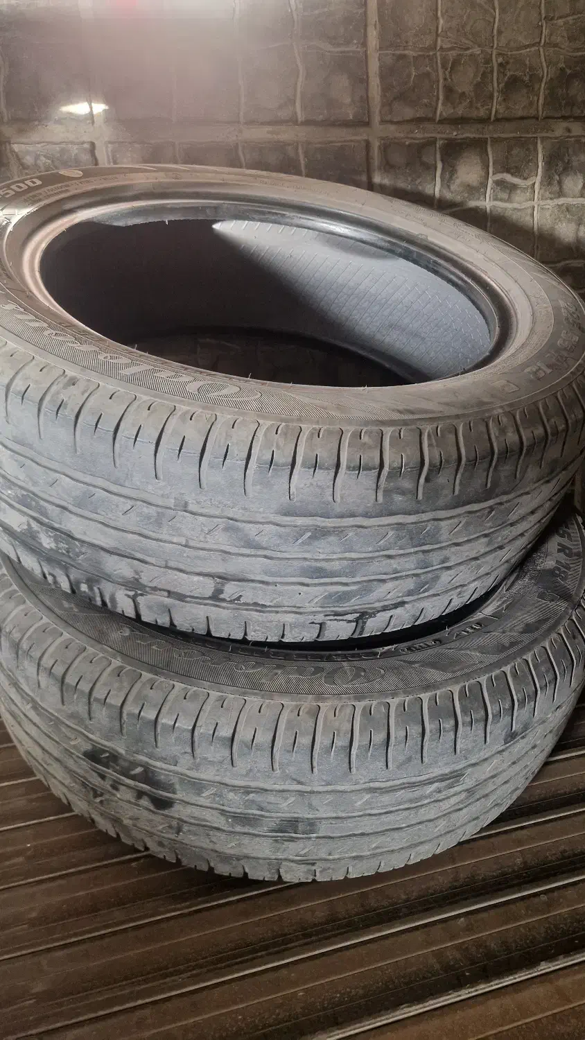لاستیک 255/55   r18|قطعات یدکی و لوازم جانبی|شیراز, کوی وحدت|دیوار