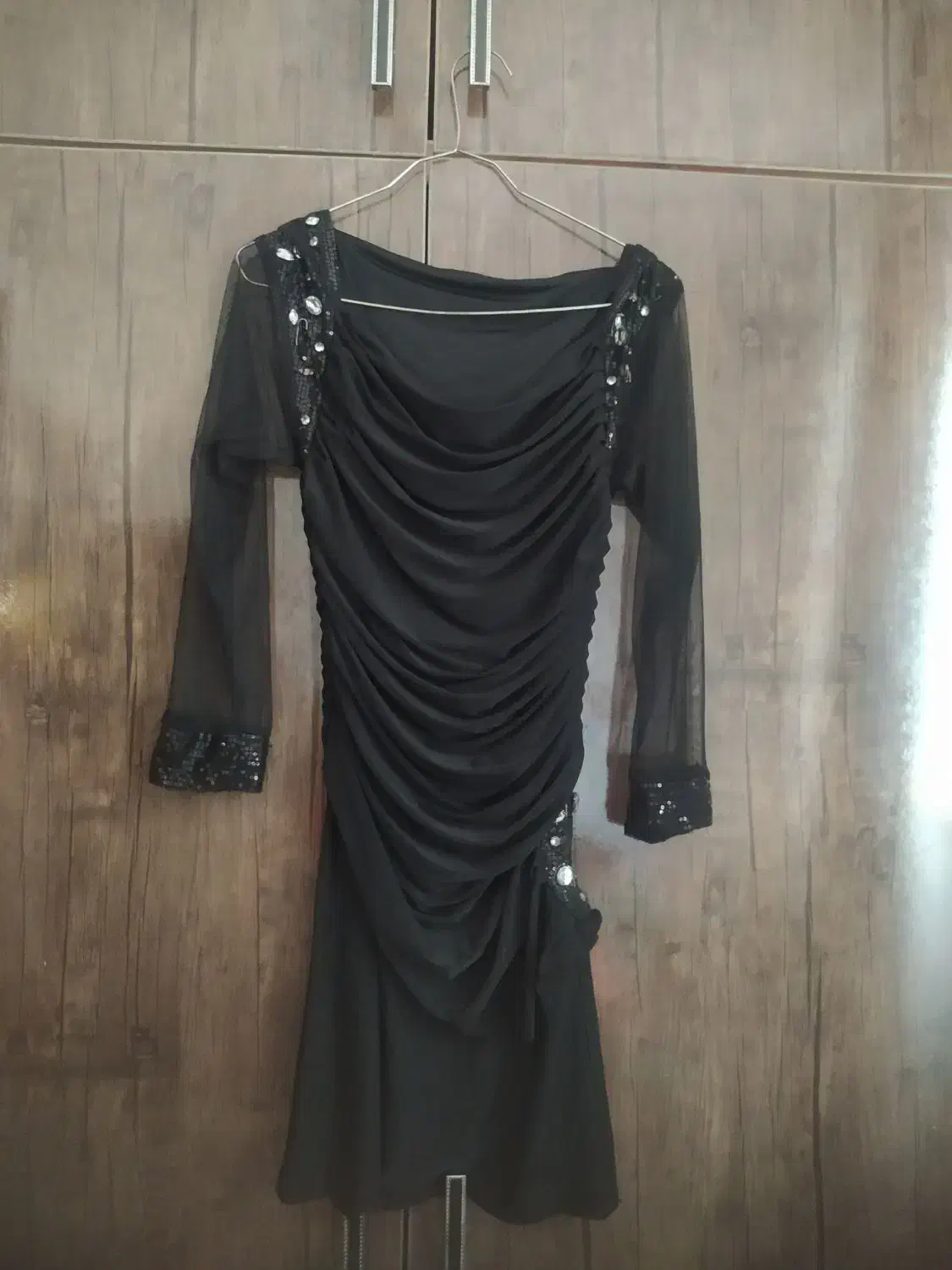 مجلسی ریون|لباس|رشت, کوی فکوری|دیوار