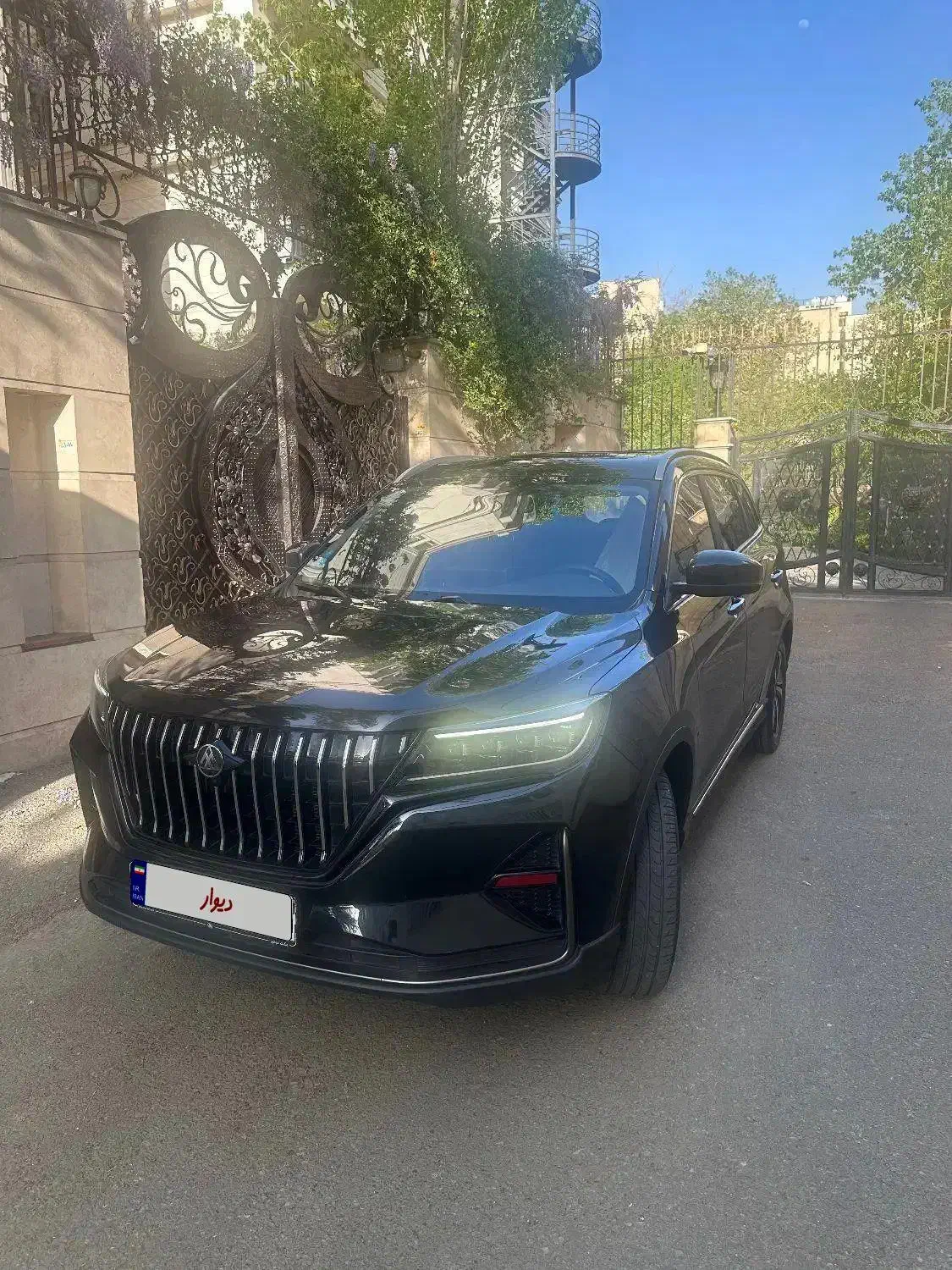 تیارا اخر ۱۴۰۱ مشکی|خودرو سواری و وانت|تهران, درب دوم|دیوار