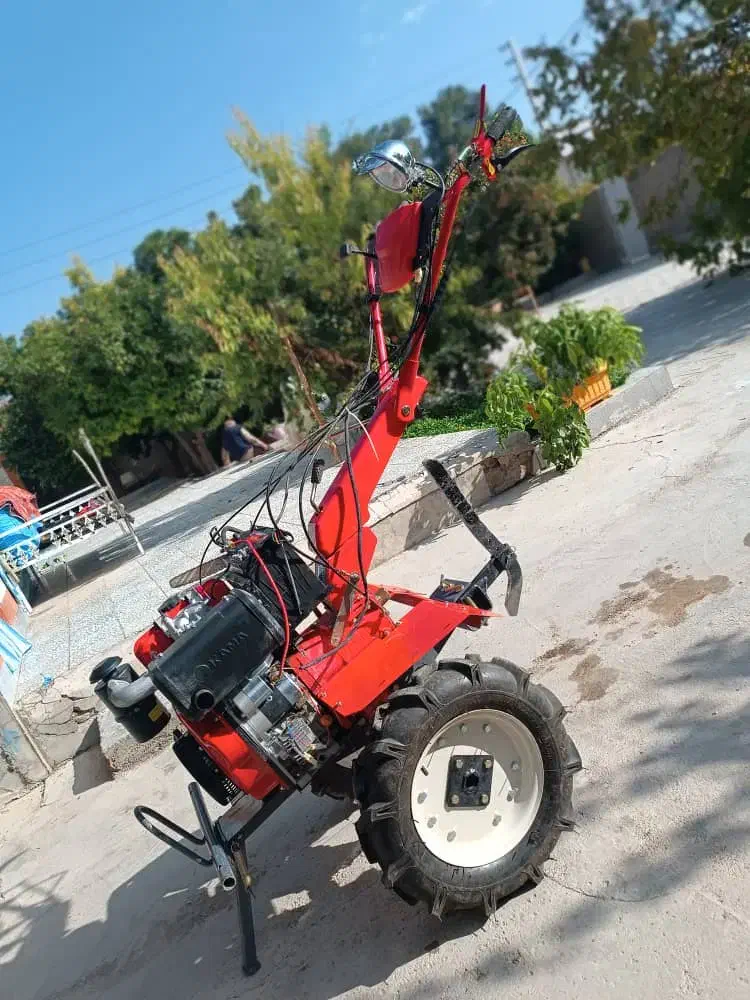 تیلر|ماشینآلات صنعتی|مرودشت, نقش رستم|دیوار