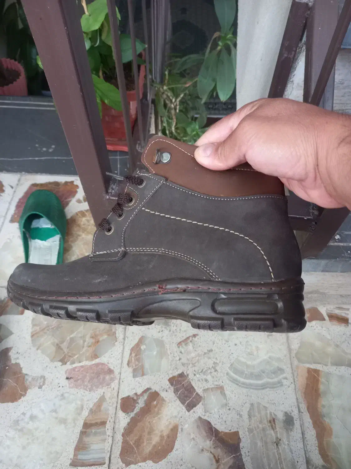 یک جفت نیم بوتین چرم قیمت ۳۰۰۰۰۰۰۰|کیف، کفش، کمربند|کرمانشاه, |دیوار