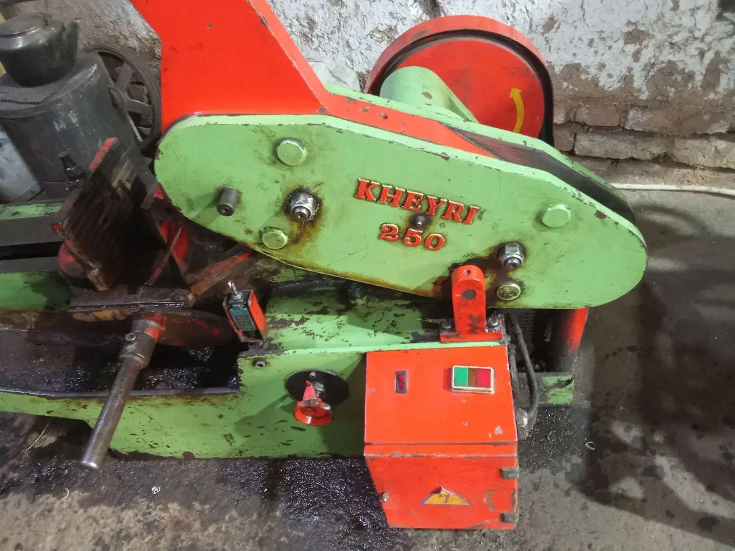 اره نواری|ابزارآلات|اشتهارد, |دیوار