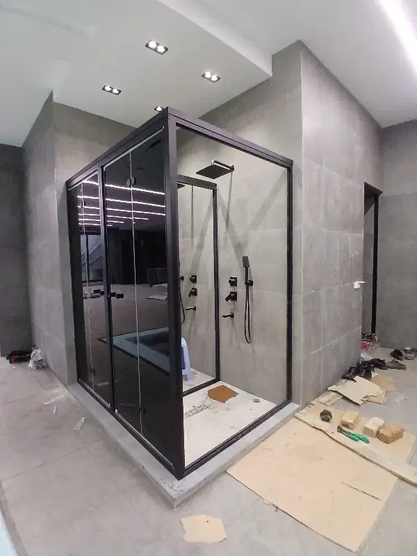 کمک نصاب جهت نصب شیشه سکوریت|خدمات پیشه و مهارت|پرند, فاز ۲|دیوار