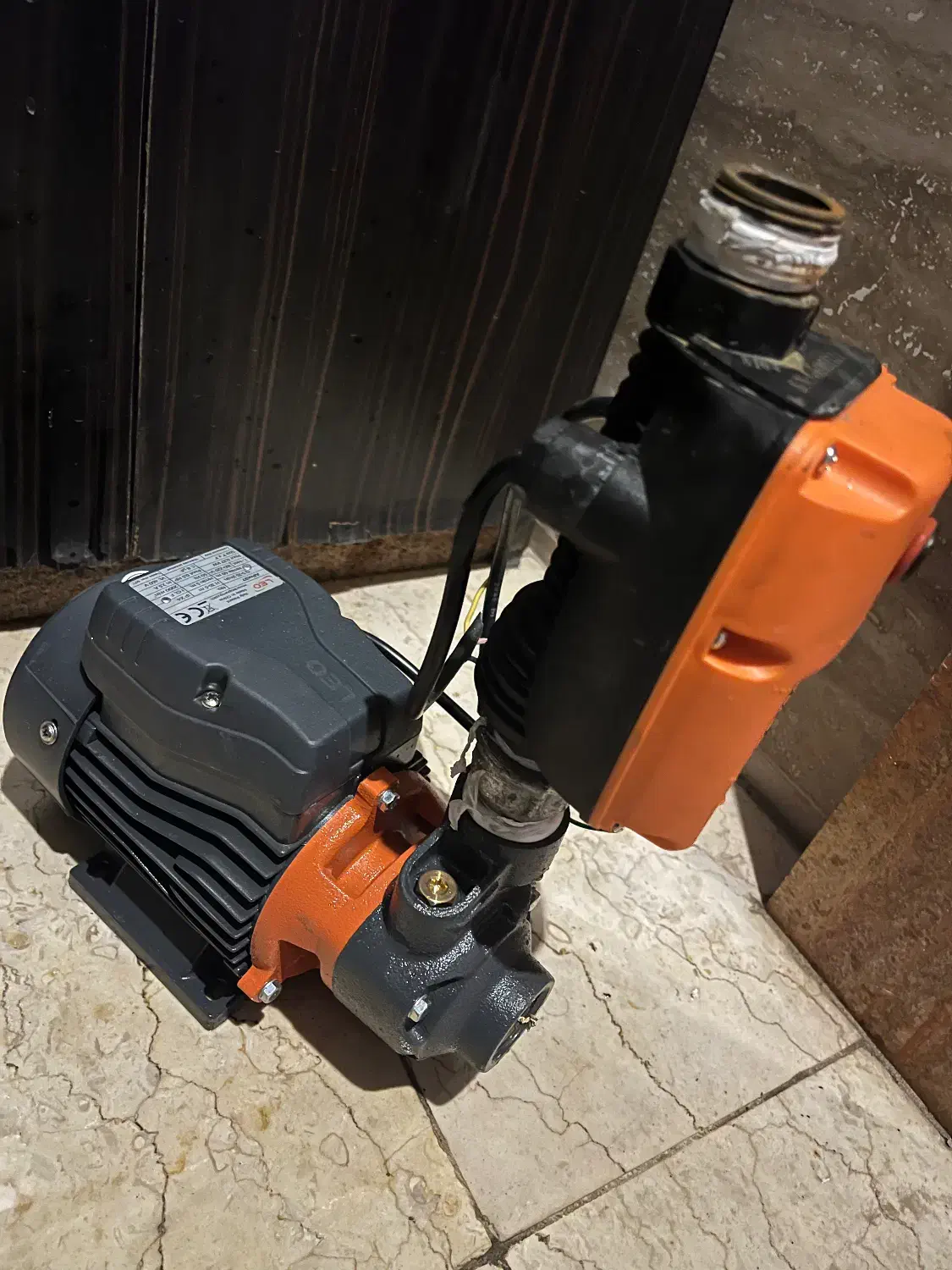 پمپ نیم اسب خانگی لئو با ست کنترل|ماشین‌آلات صنعتی|تهران, هروی|دیوار