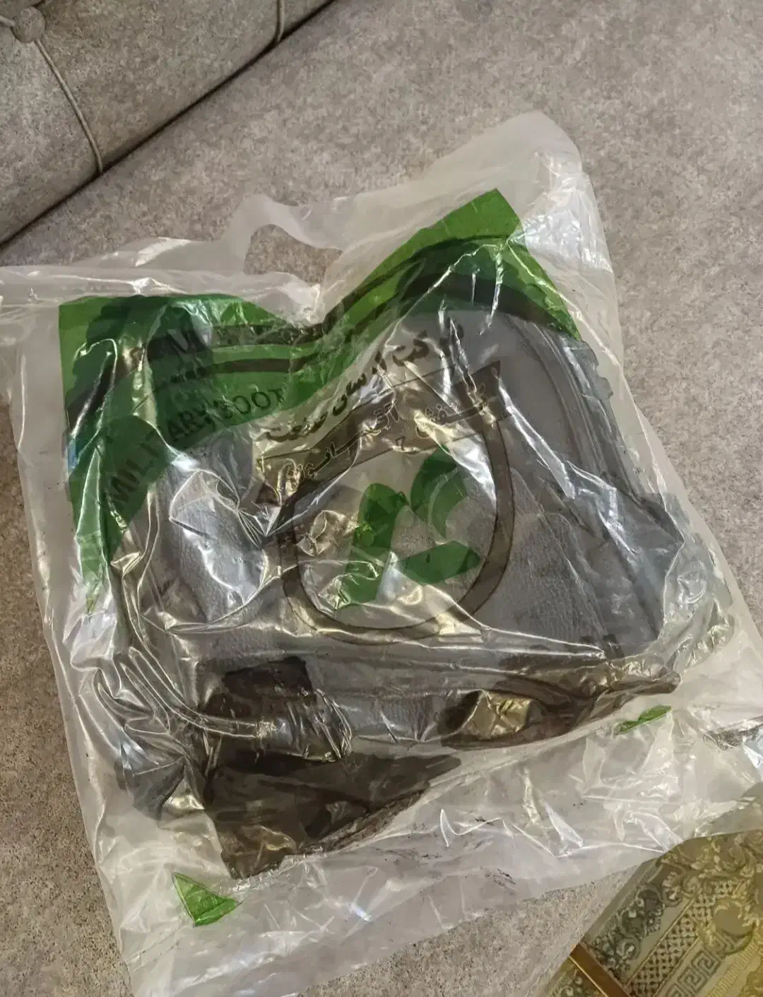 کلاه نظامی|کیف، کفش، کمربند|آبادان, |دیوار