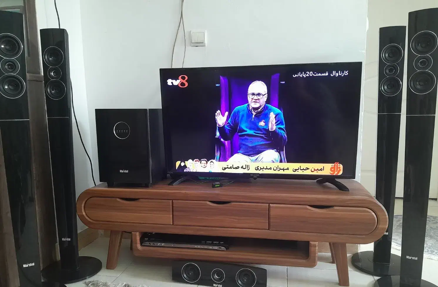 تلویزیون ۴۰ اینچ شارپ و سینما خانواده|تلویزیون و پروژکتور|محمدیه-قزوین, |دیوار