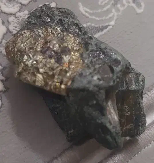 شهاب سنگ|جواهرات|شاهینشهر, فدک|دیوار