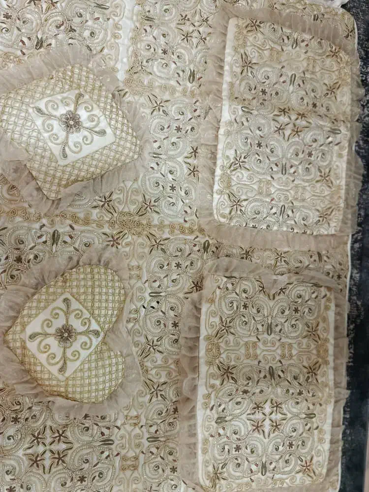 رو تختی گلدوزی شده نو|سرویس روتختی|هشتگرد, شهرک بعثت|دیوار