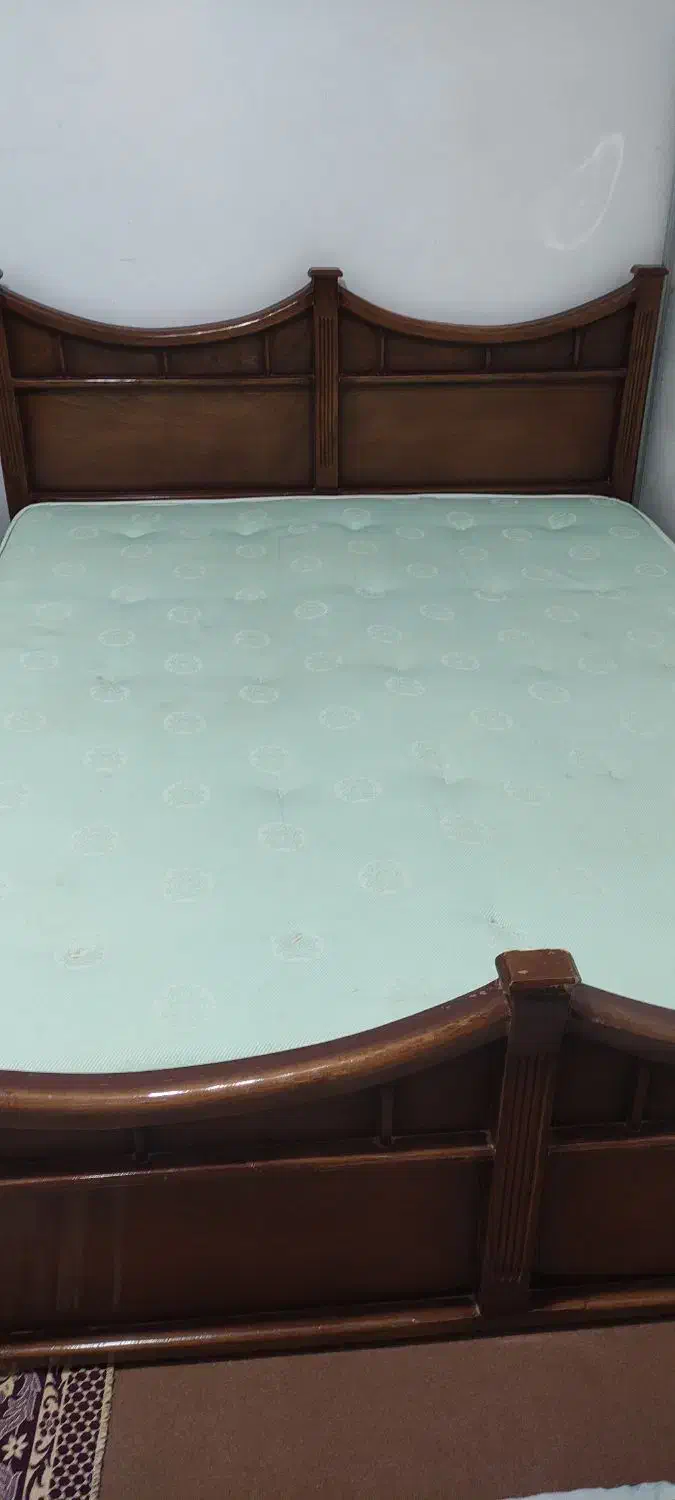 تخت دو نفره ۲عدد، خوشخواب بزرگ و کوچک|تخت و سرویس خواب|خوی, |دیوار