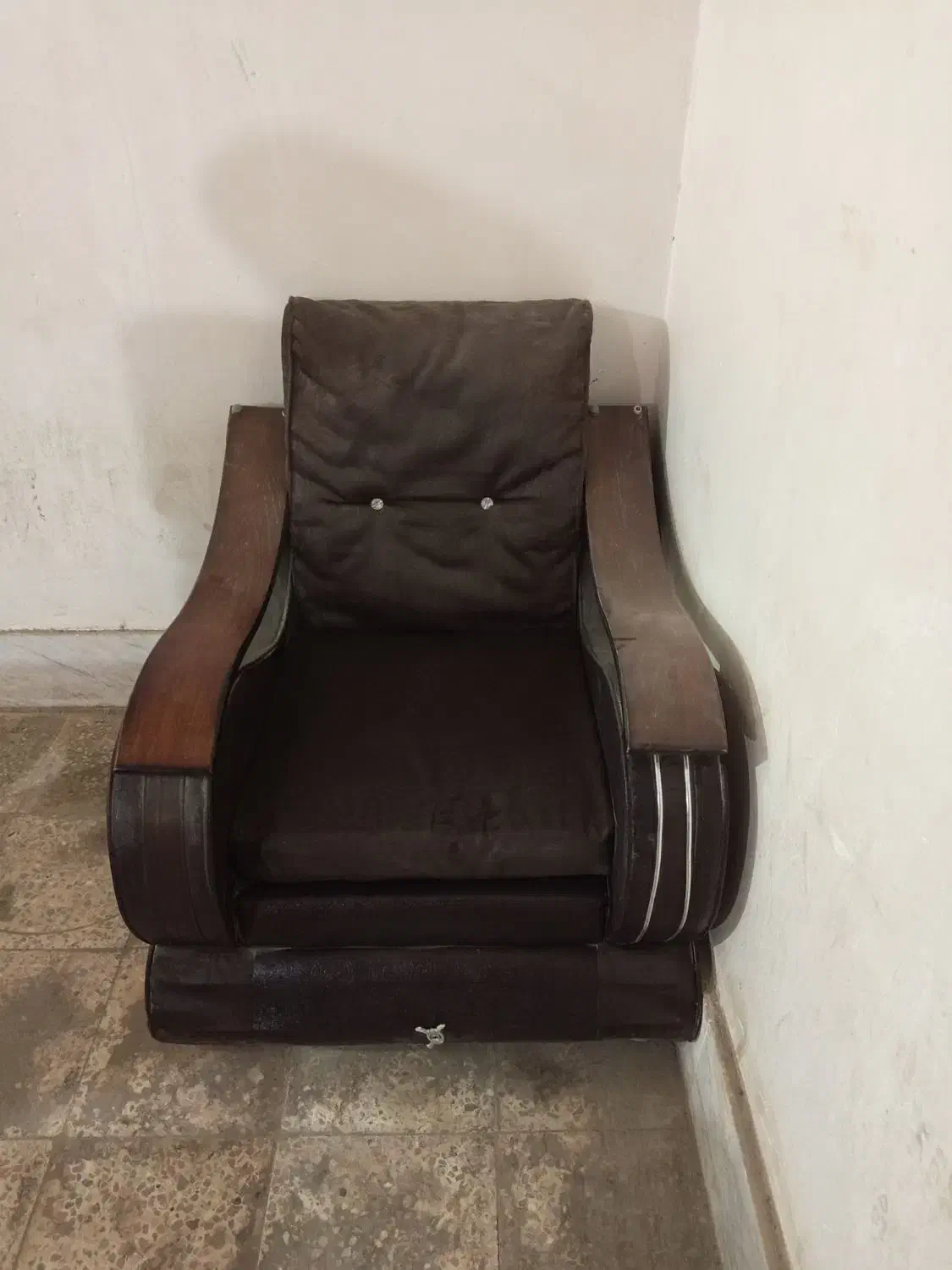 مبل مفت|صندلی و نیمکت|تربتحیدریه, رباط سفلی|دیوار