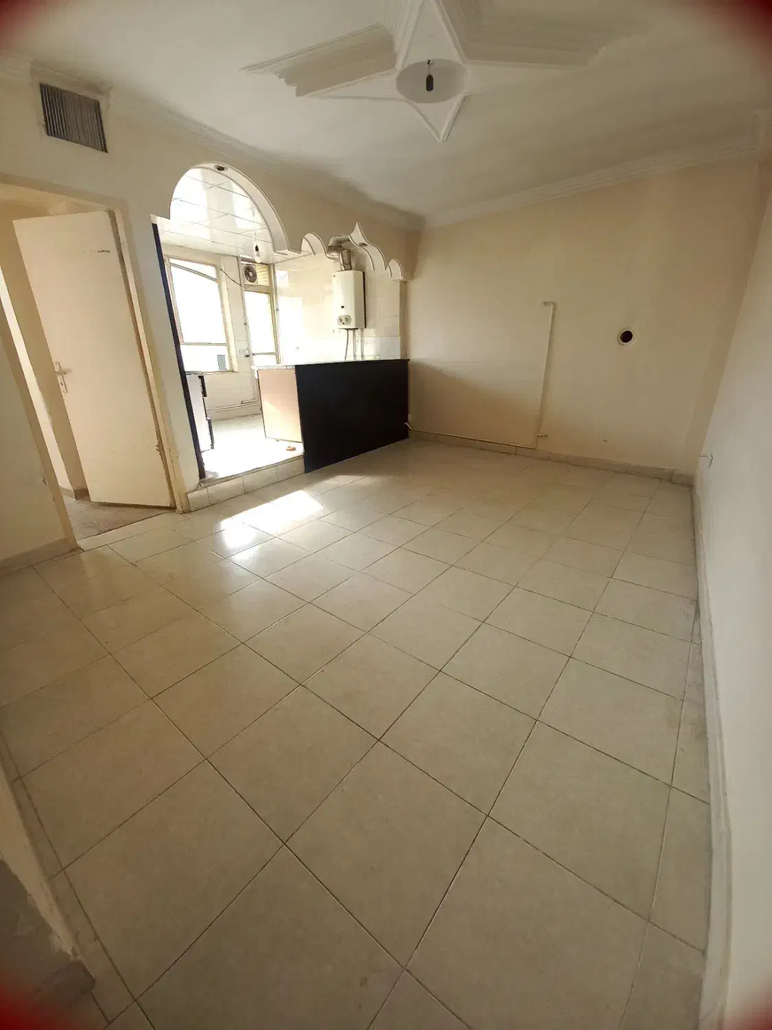 آپارتمان۶۰مترطبقه۴پارکینگدارخ کمیل چسبیده به مترو