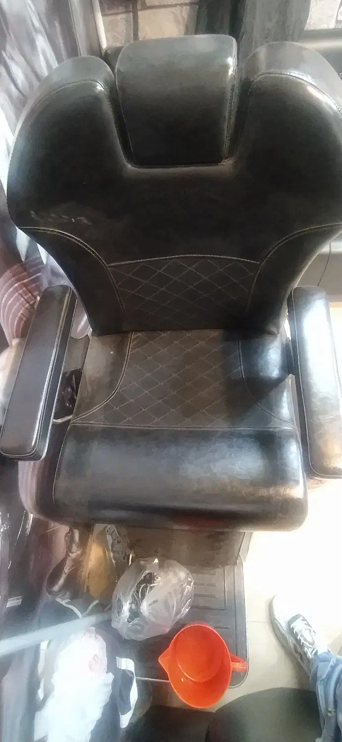 صندلی آرایشگاهی|آرایشگاه و سالن‌های زیبایی|کاشان, معلم|دیوار