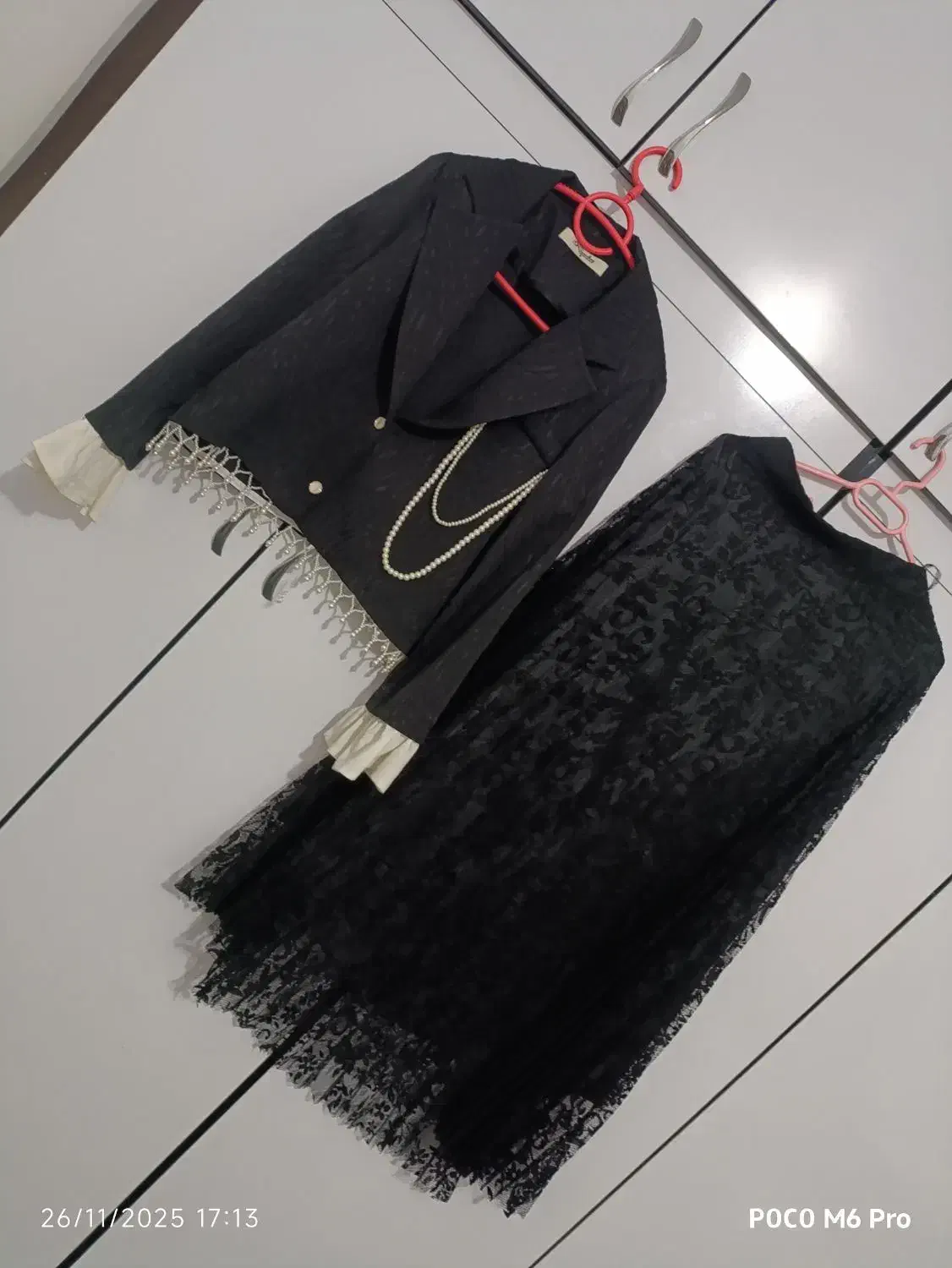 کت دامن|لباس|رامهرمز, |دیوار