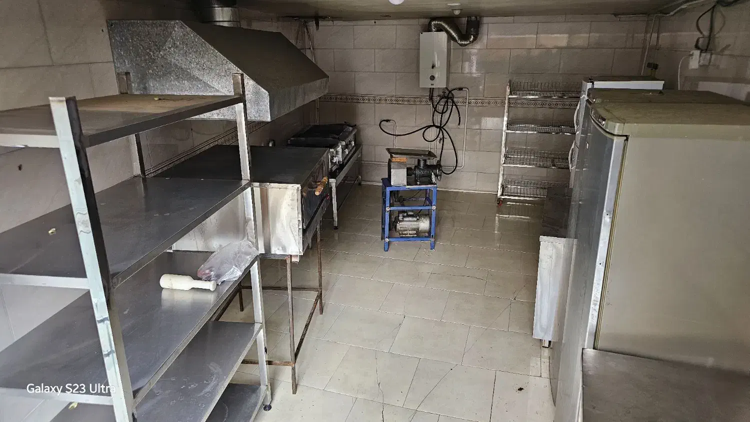 استخدام/آشپز کبابی/ شاطر سنگک /باغ رستوران|استخدام خدمات فروشگاه و رستوران|پرند, فاز ۲|دیوار