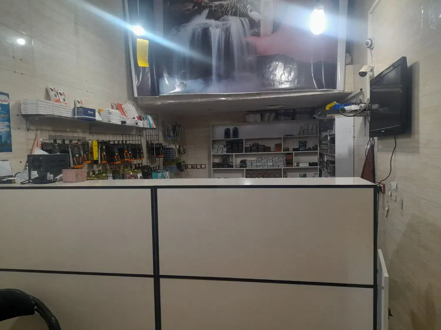 واگذاری مغازه موبایلی|اجارهٔ مغازه و غرفه|اندیمشک, |دیوار