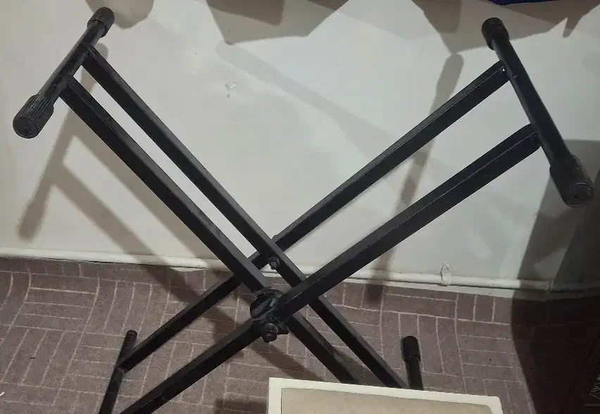 پایه ارگ مشکی|پیانو، کیبورد، آکاردئون|کرج, جهان‌شهر|دیوار