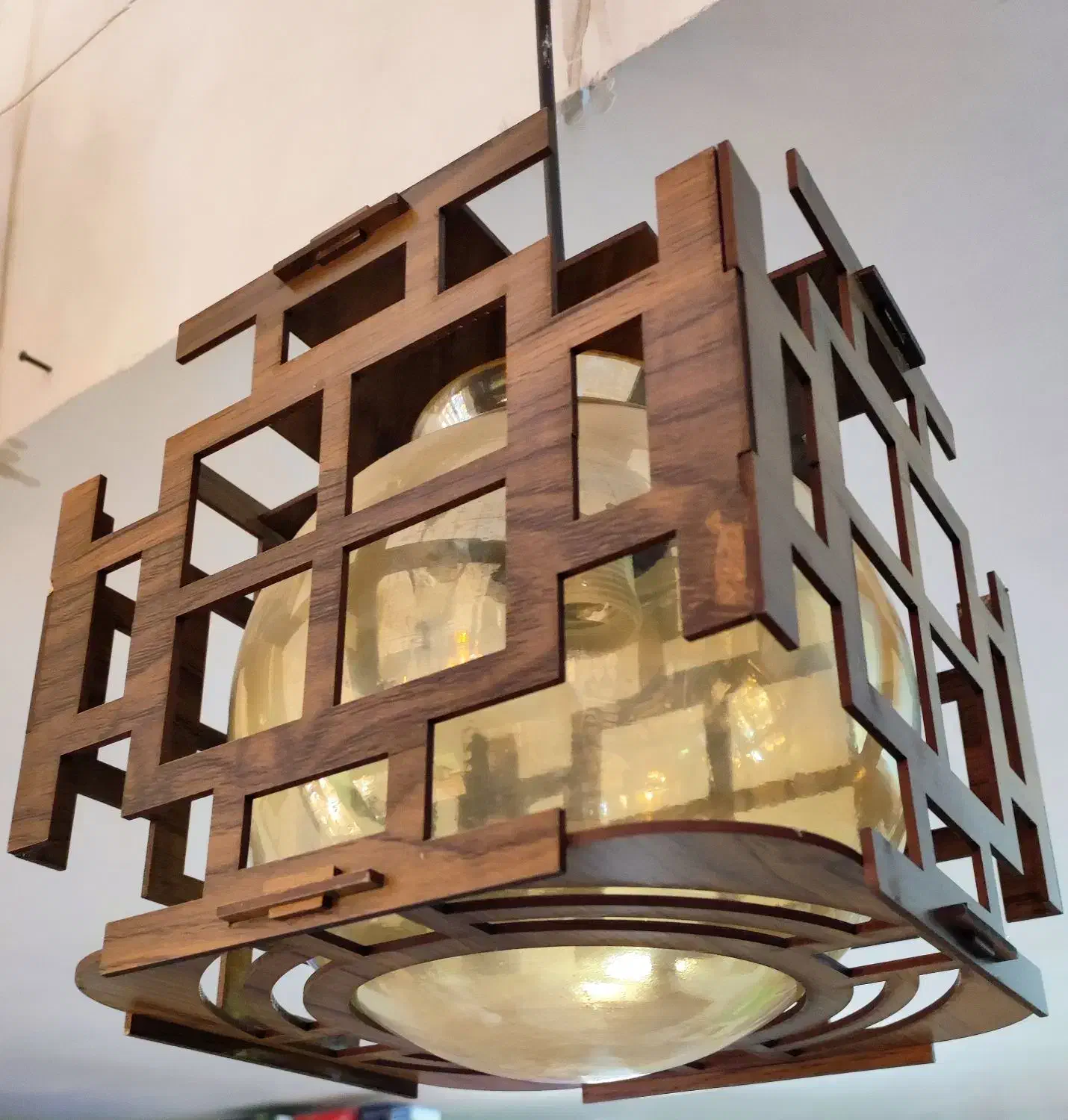 فروش ویژه انواع لوستر و آویز|لوستر و چراغ آویز|اصفهان, باغ فدک|دیوار