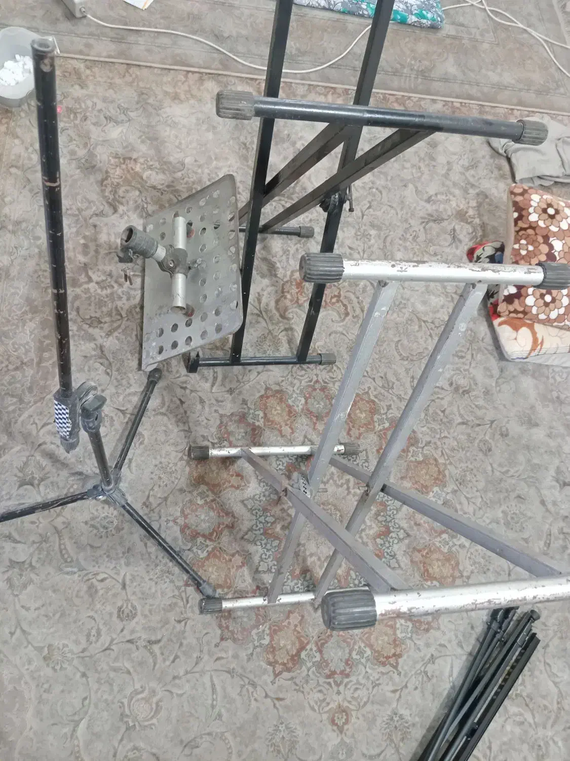 پایه ارگ دو عدد سالم|پیانو، کیبورد، آکاردئون|قرچک, پارس سرام|دیوار