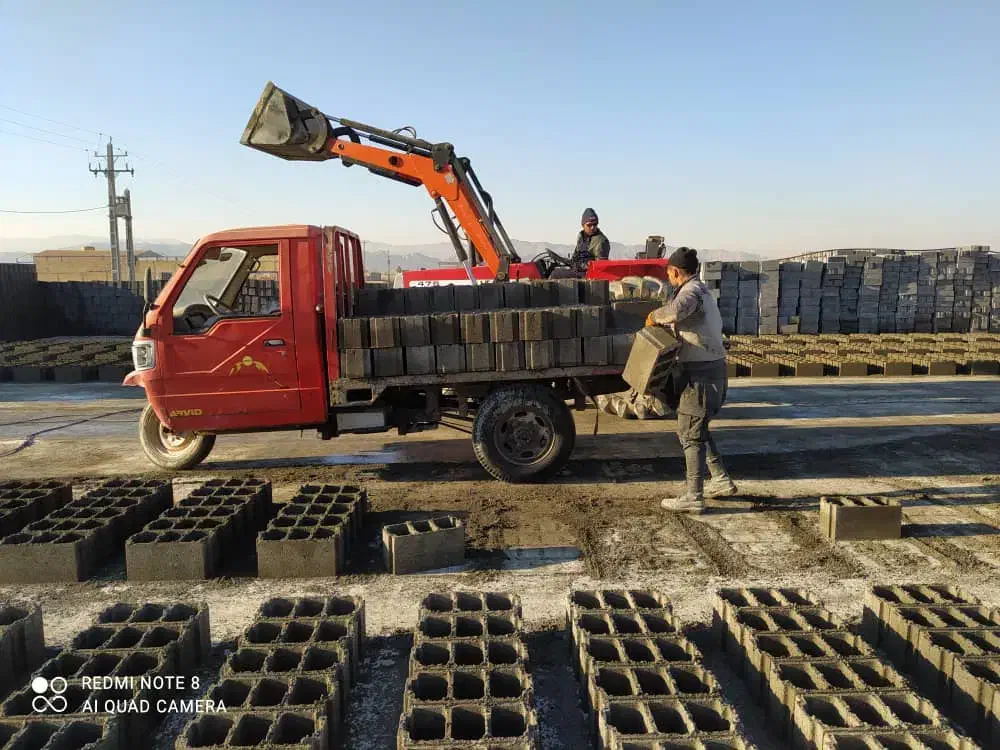 نیازمند اکیپ تیرچه ریز و بلوک زن|استخدام معماری، عمران و ساختمانی|مرودشت, دولت آباد|دیوار