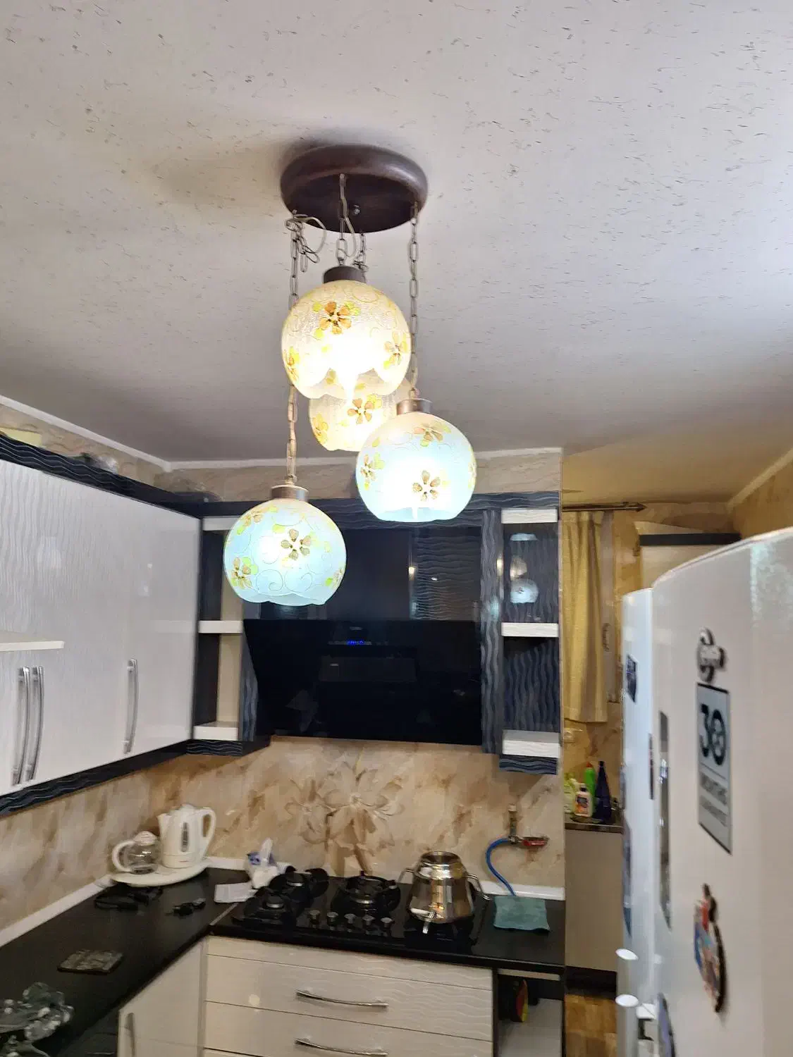 لوستر آویز|لوستر و چراغ آویز|اصفهان, باغ فدک|دیوار