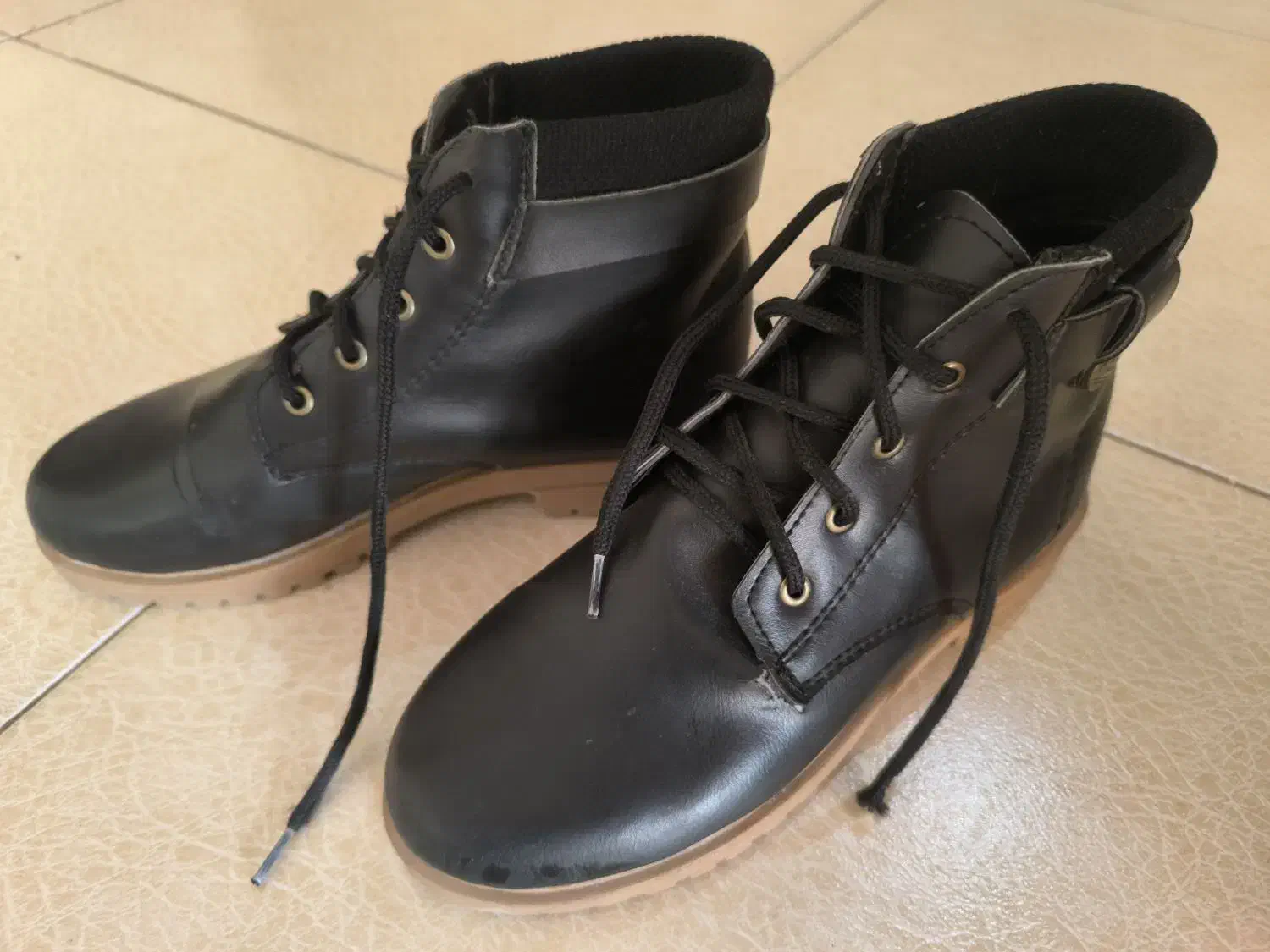 نیم بوت زنانه سایز ۳۹|کیف، کفش، کمربند|اصفهان, گلزار|دیوار