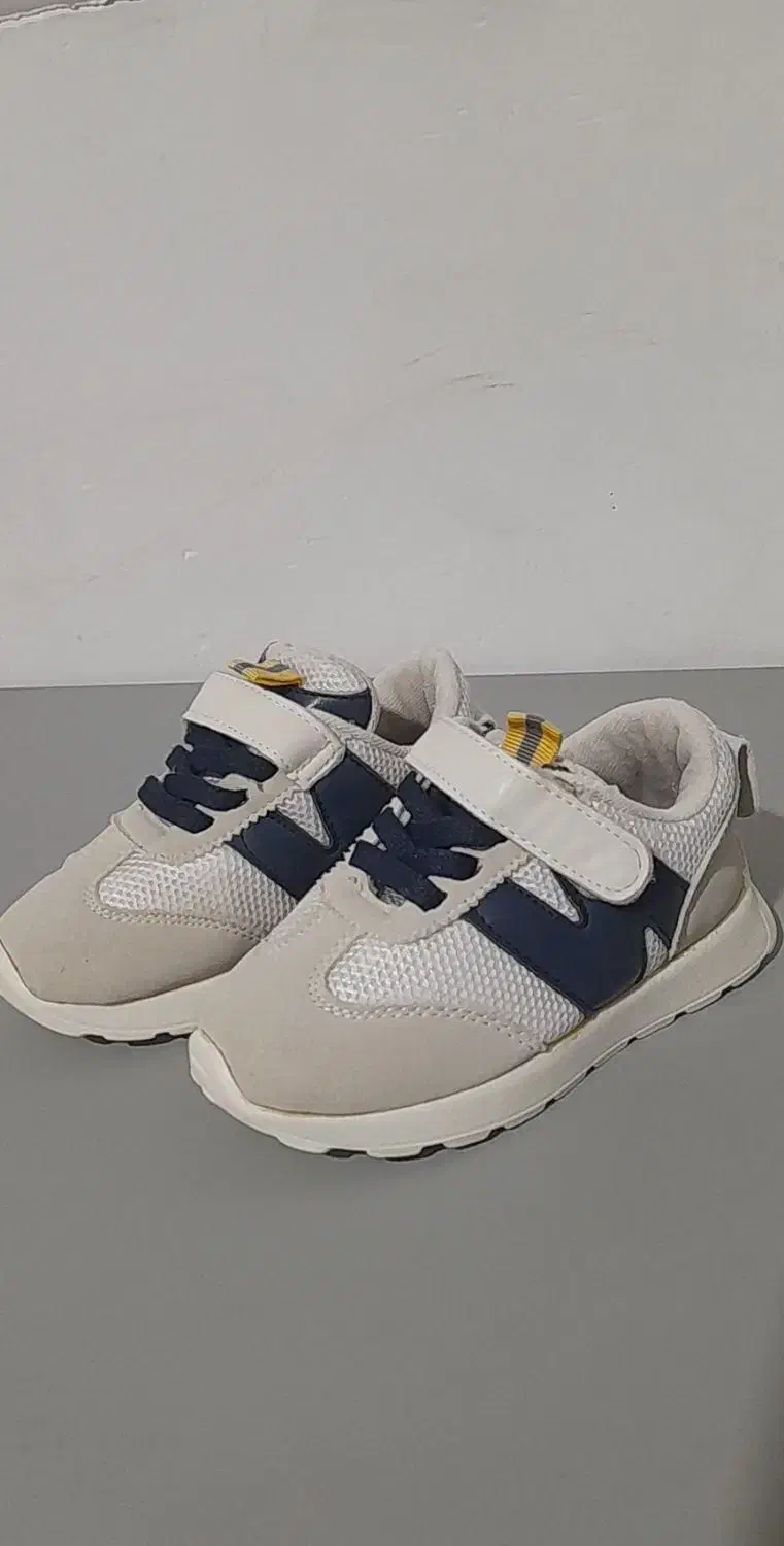 دوجفت کتونی بچگانه درحد نو خیلی کم استفاده شده|کفش و لباس بچه|فومن, |دیوار