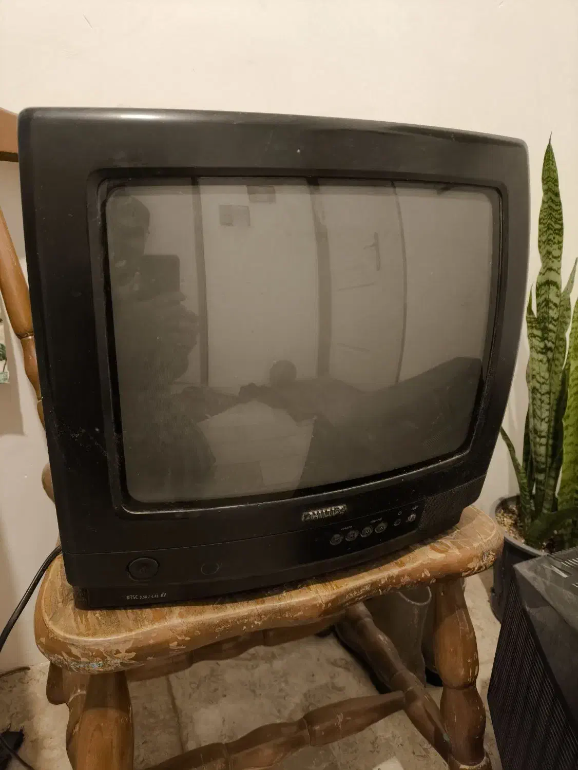 تلویزیون فیلیپس ۱۴ اینچ|تلویزیون و پروژکتور|کرمان, |دیوار