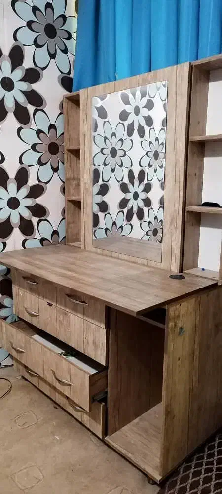 میز ارایش بزرگ و جادار|مبلمان خانگی و میز عسلی|تهران, منیریه|دیوار