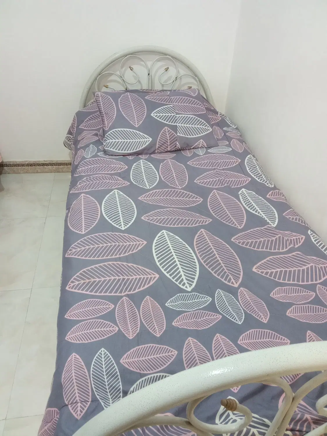 تخت|تخت و سرویس خواب|رشت, پیرکلاچای|دیوار
