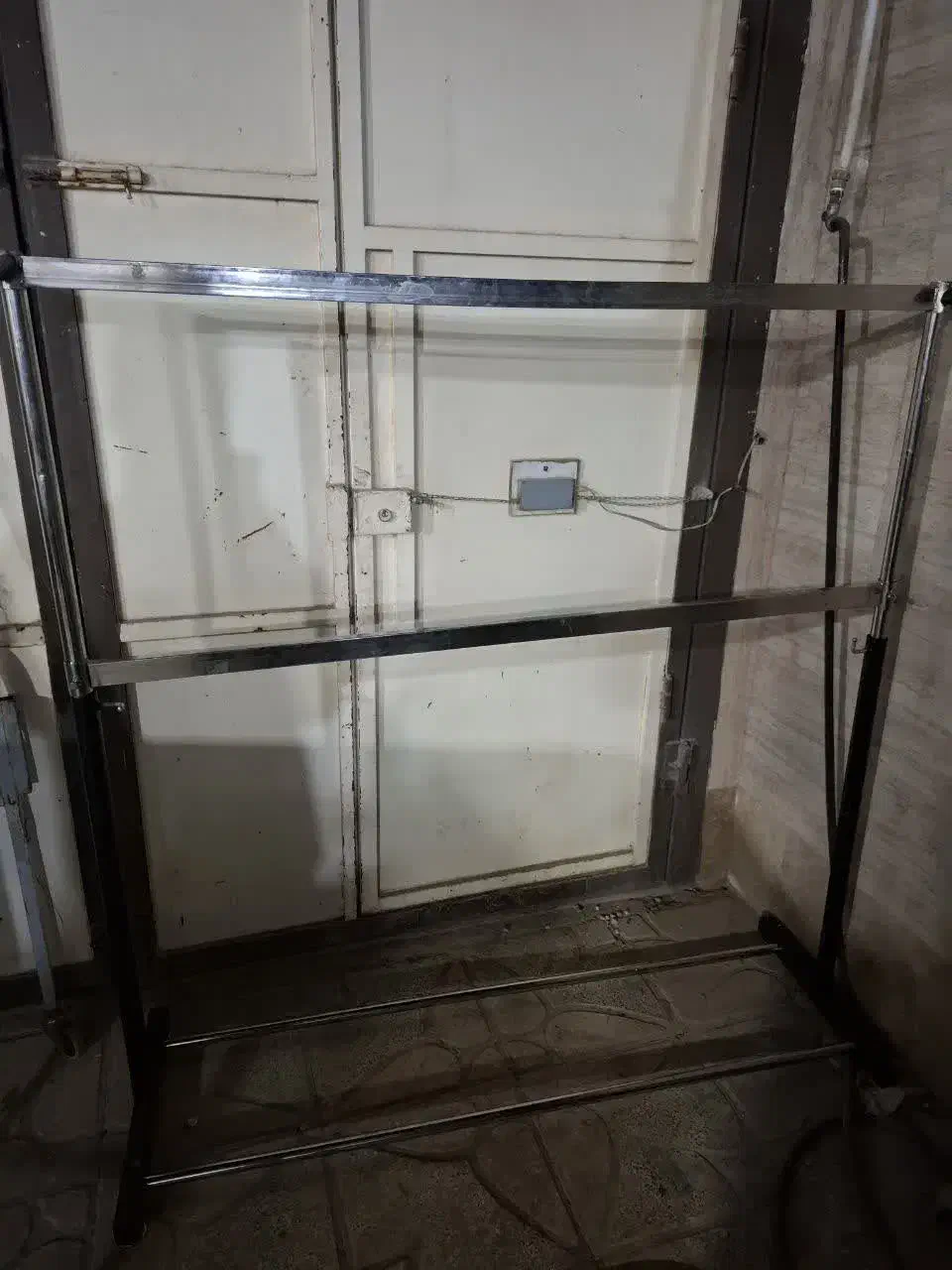 رگال لباس فلزی|مبلمان خانگی و میز عسلی|اصفهان, شهرک ولیعصر|دیوار