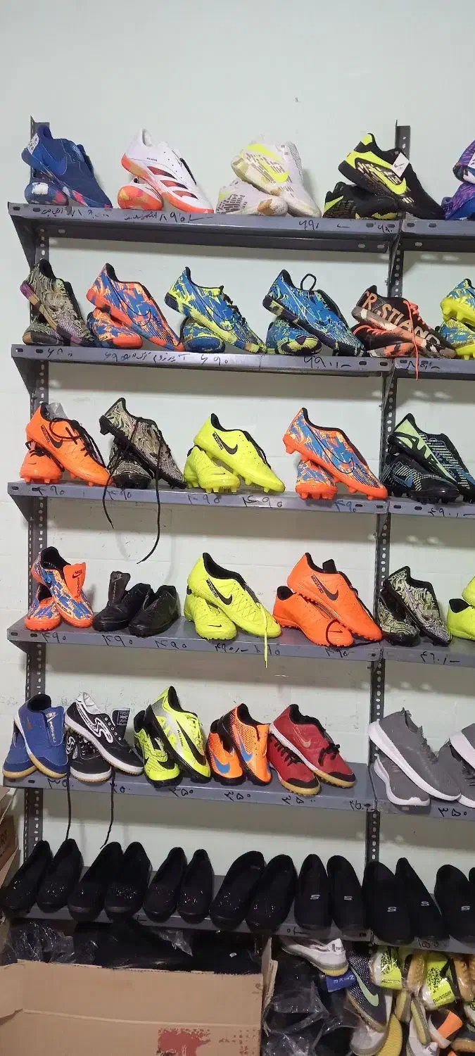 کفش ورزشی سالن سالنی فوتسال فوتبال چمن مصنوعی|کیف، کفش، کمربند|ایلام, |دیوار