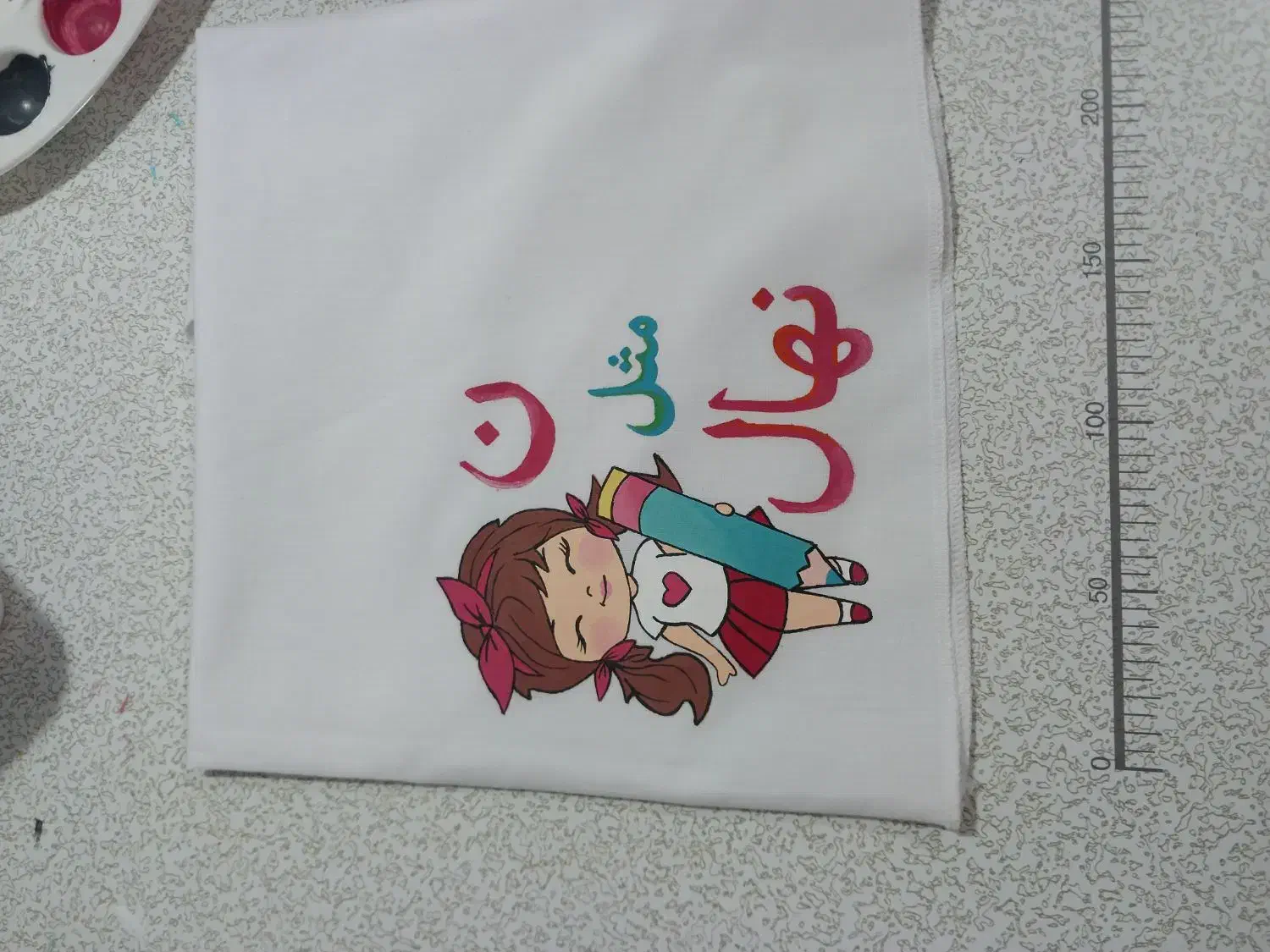 نقاشی روی مقنعه|لباس|خرمآباد, |دیوار