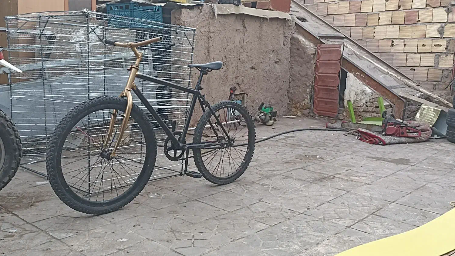 دوچرخه|دوچرخه، اسکیت، اسکوتر|بم, |دیوار