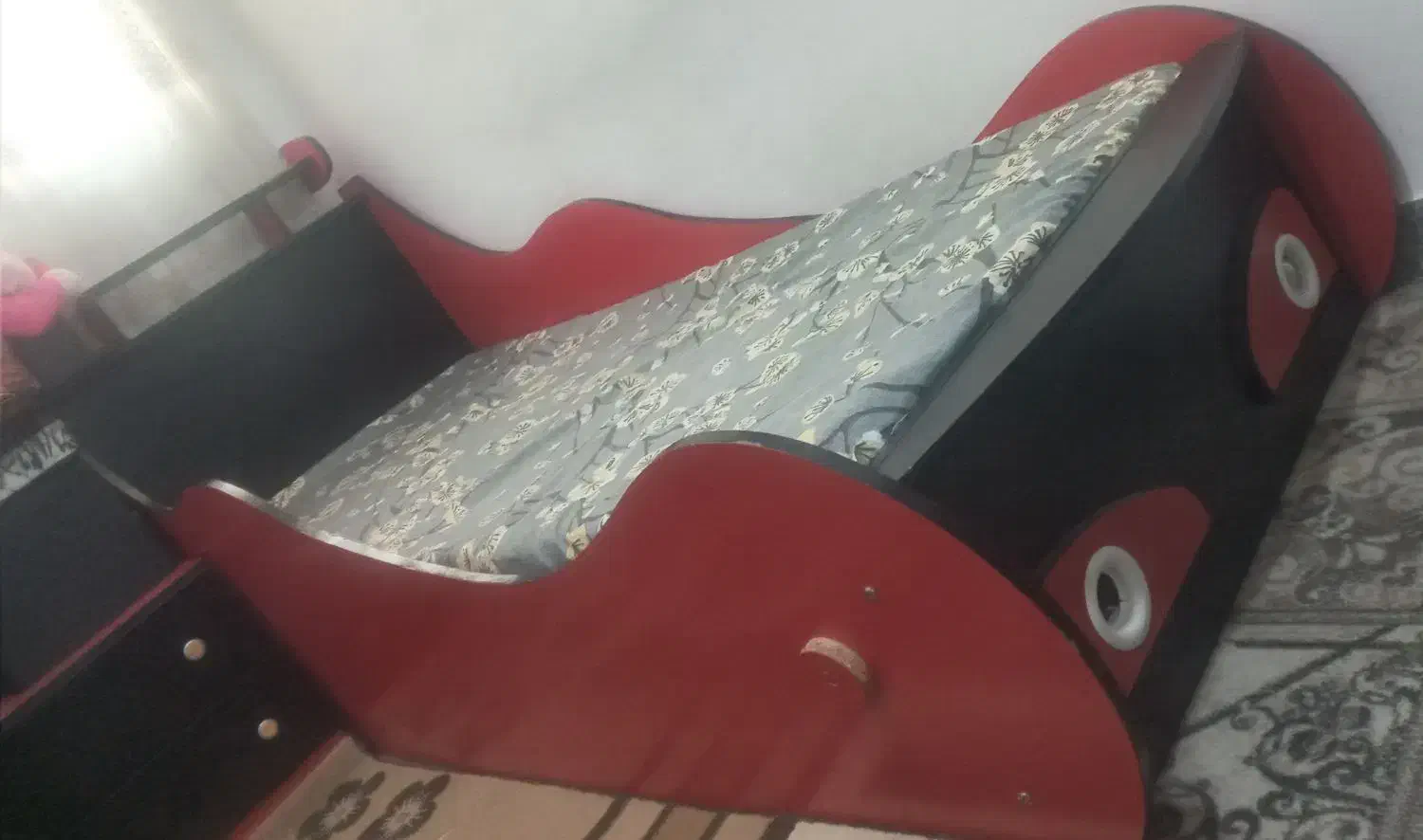 تخت وکمد|تخت و صندلی بچه|اراک, |دیوار