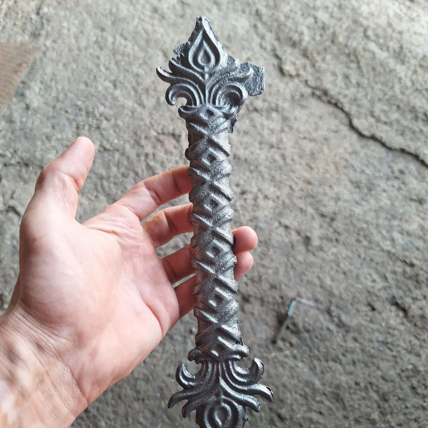 فرفورژه کاردری سبک گلنرده|عمدهفروشی|رودسر, |دیوار