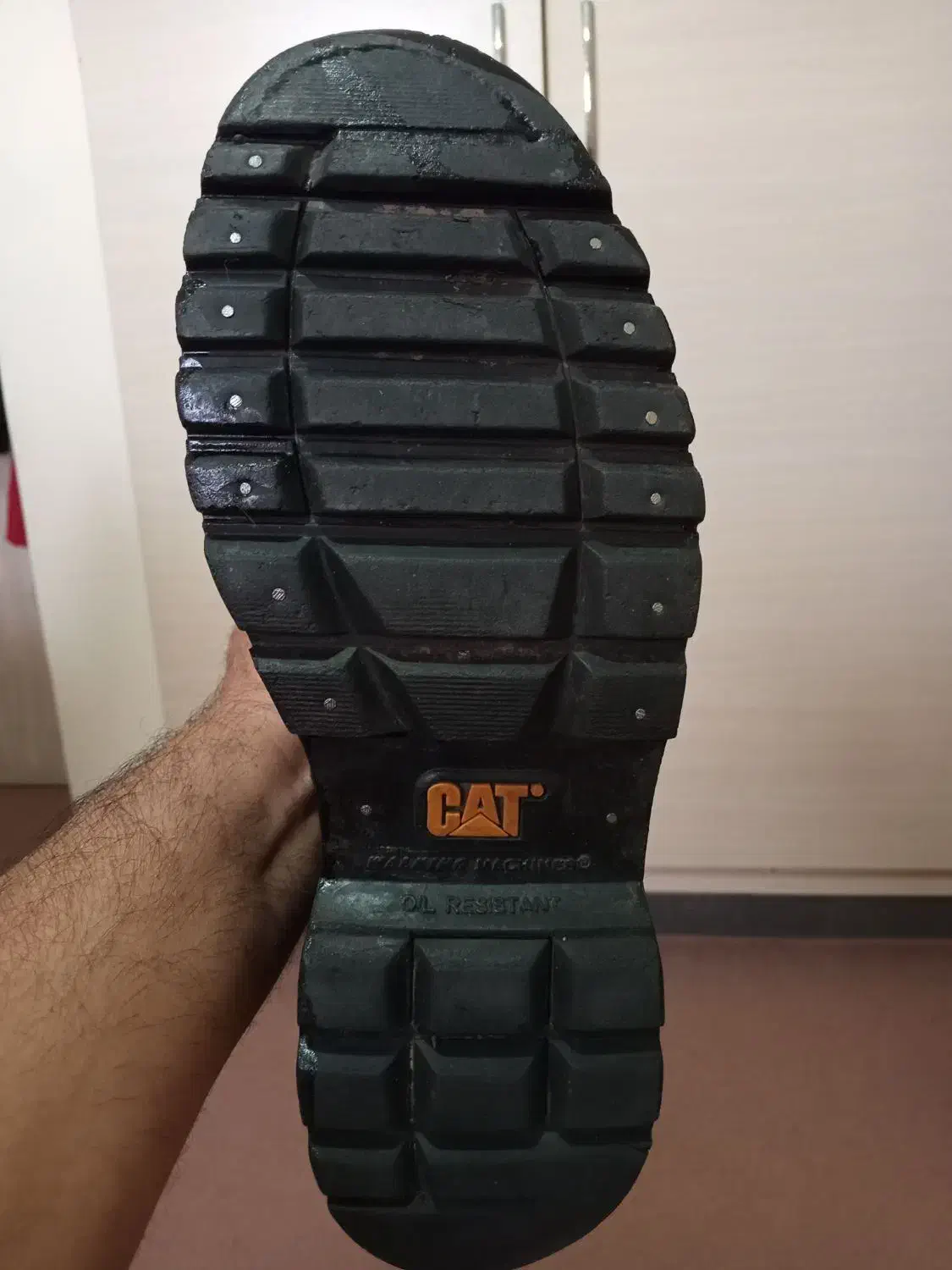 بوت کاترپیلار|کیف، کفش، کمربند|شاهینشهر, بنیاد ازدواج|دیوار