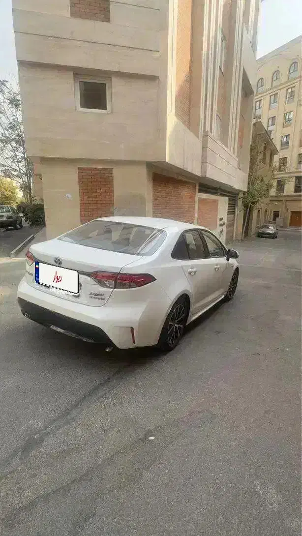 تویوتا لوین ۱۸۰۰ هیبرید-با آپشنهای فابریک نصب شده|خودرو سواری و وانت|تهران, تجریش|دیوار