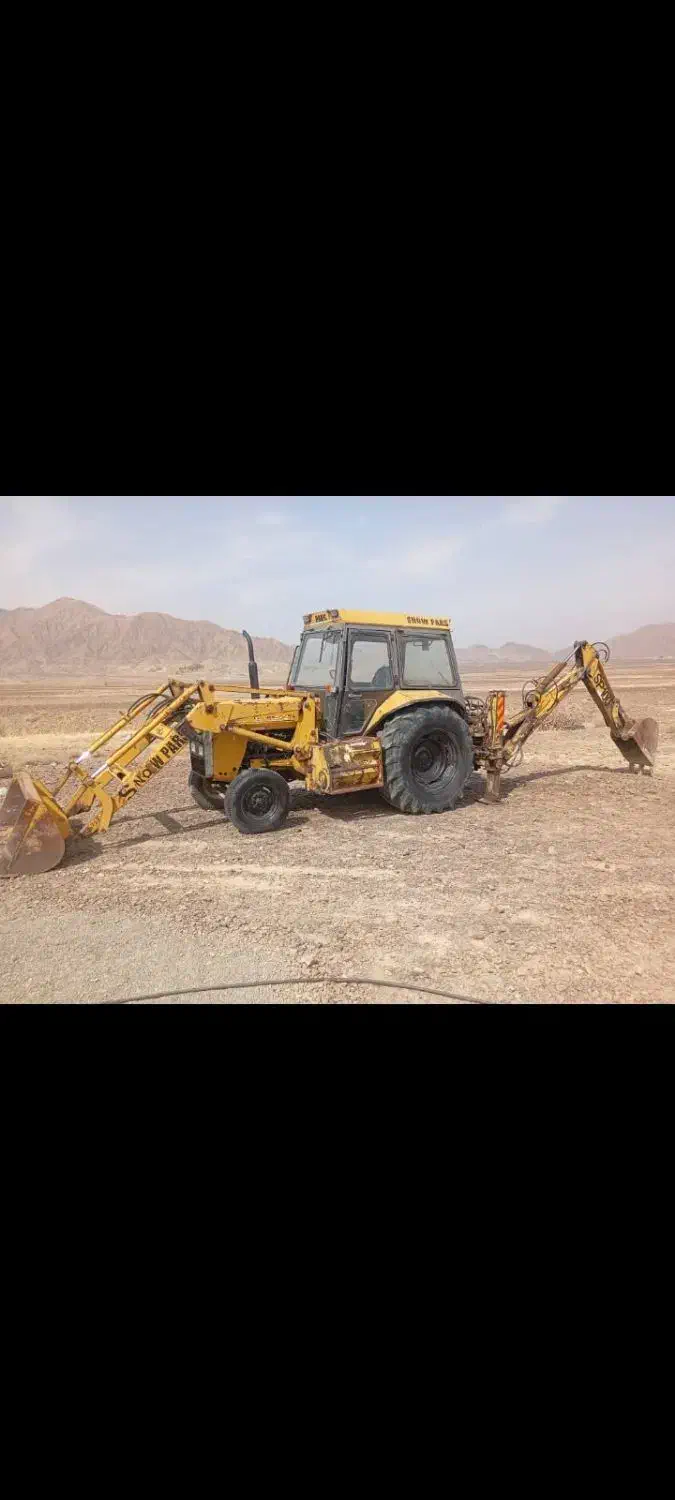 بیل بکهو مدل ۸۴|خودرو سنگین|کهنوج, |دیوار